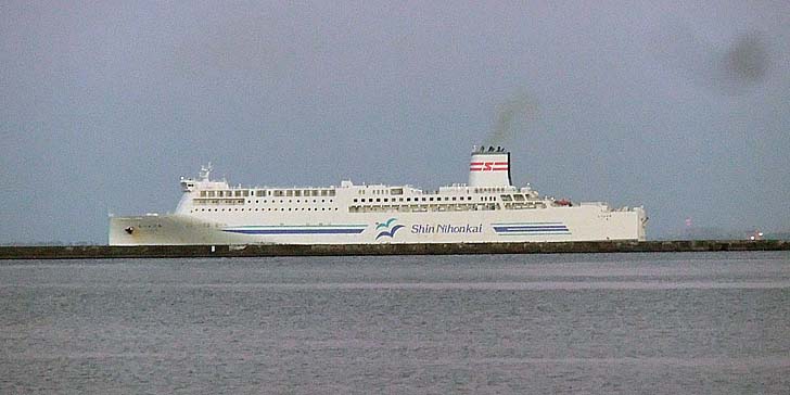 241009_1712ferry.jpg(54083 byte)